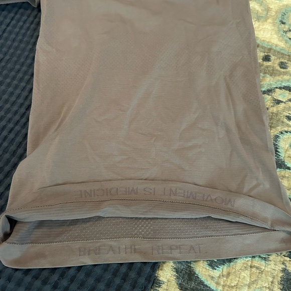 Lululemon Swiftly Tech Short Sleeve - Picture 7 of 8